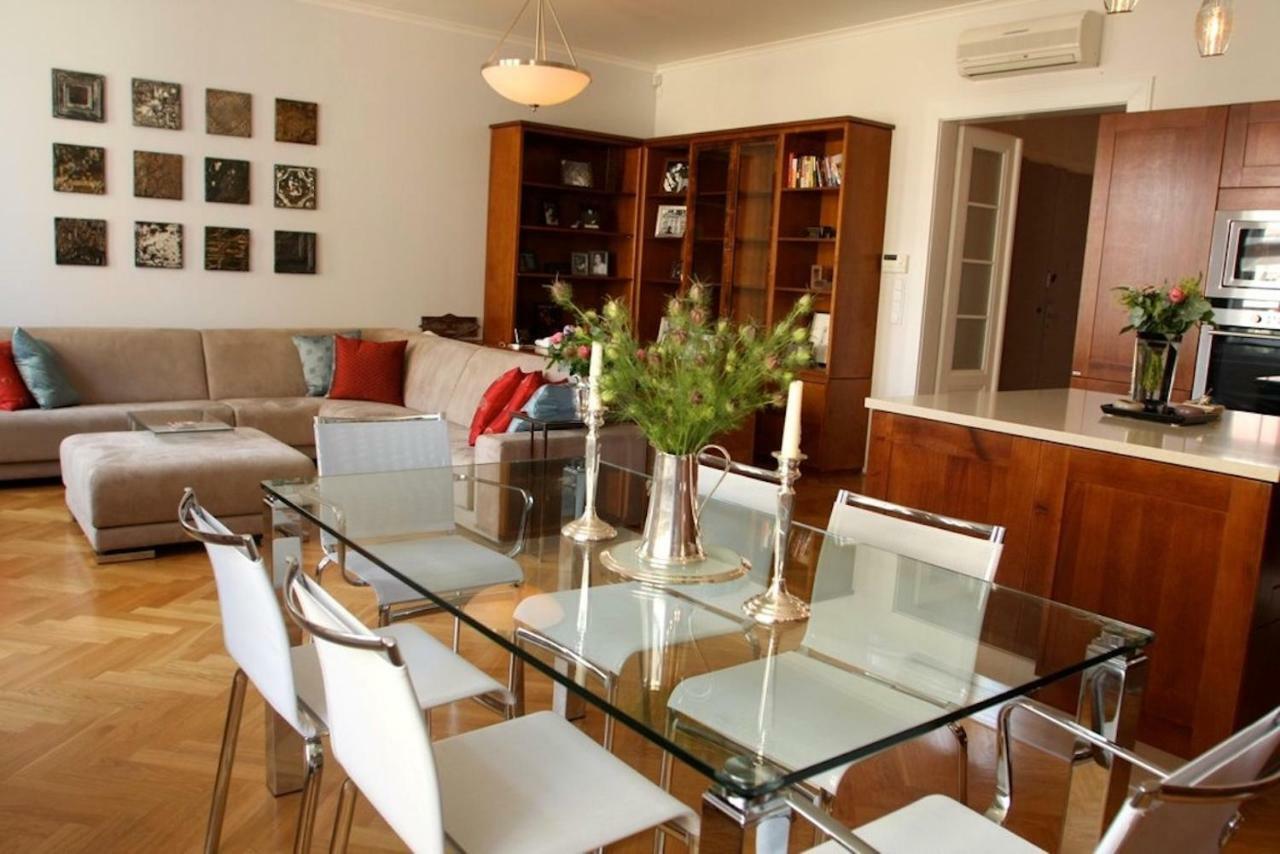 Apartment Spacious Elegance In The Heart Of Old Town