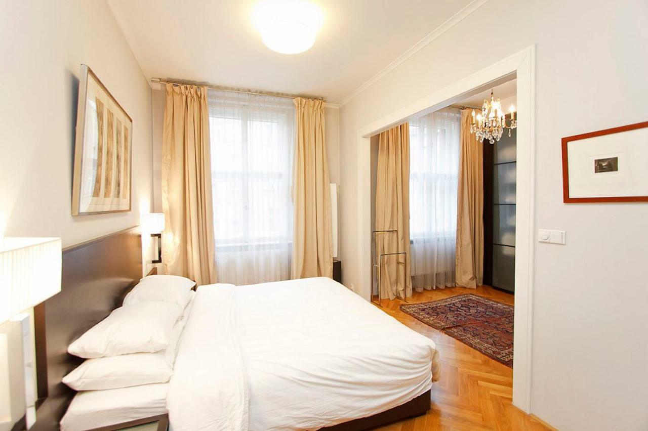 Spacious Elegance In The Heart Of Old Town